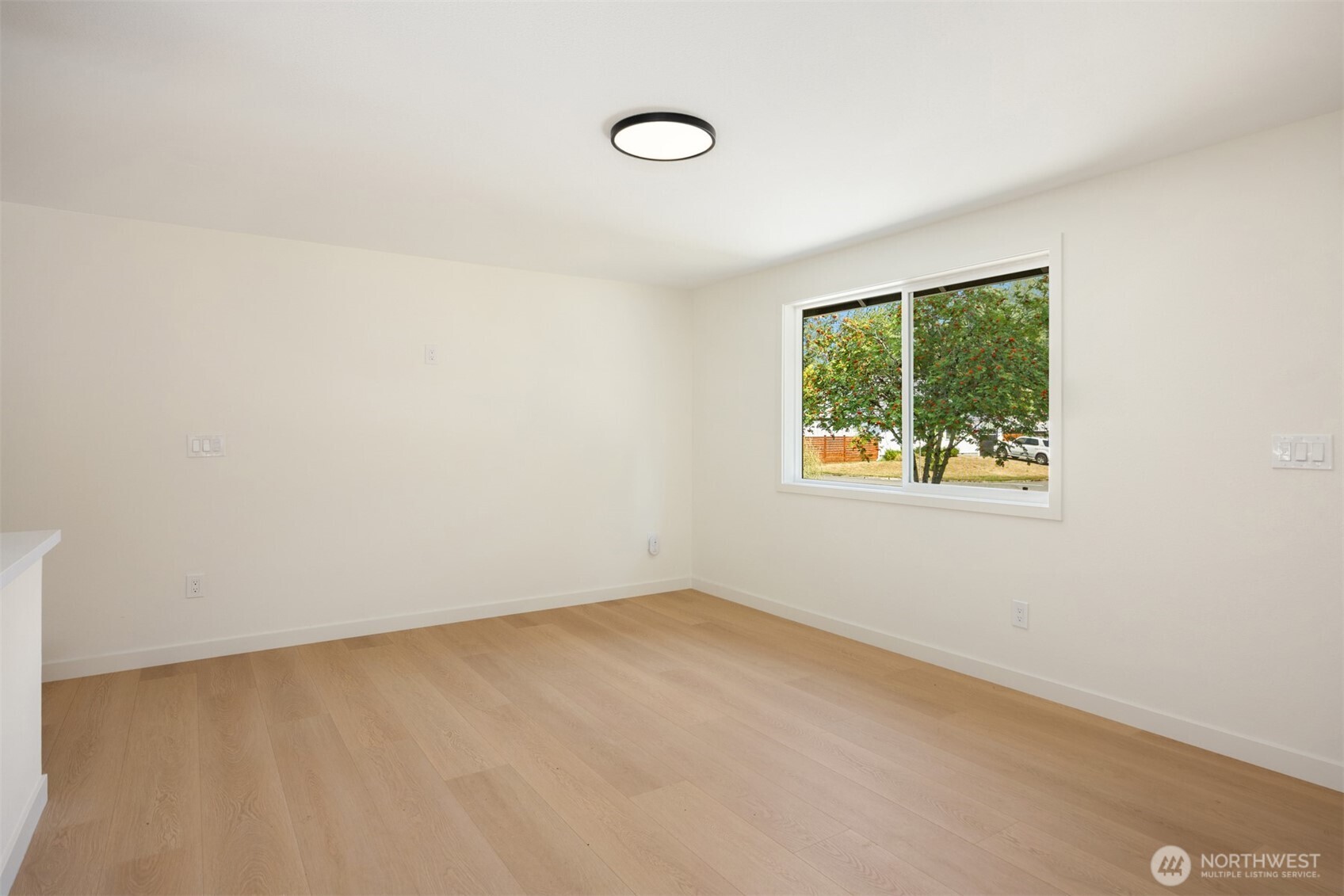 14205 77th Avenue Property Photo 8