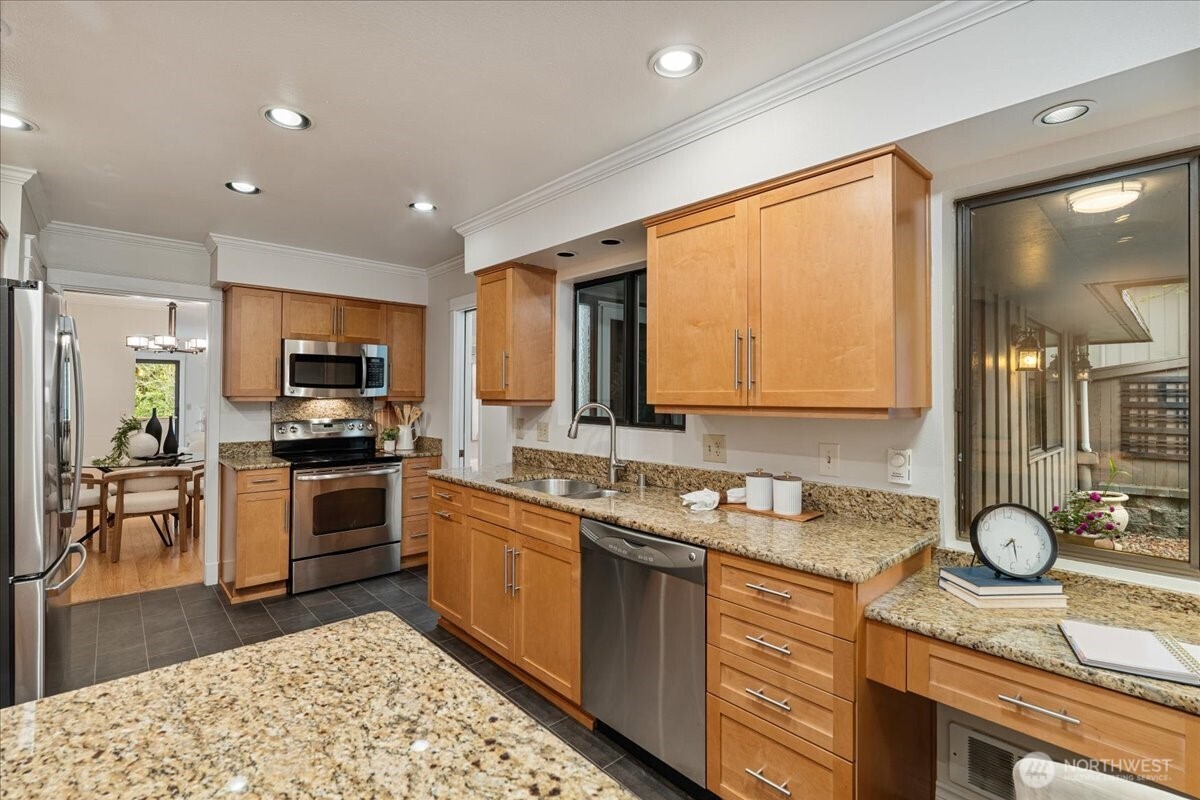 2508 175th Avenue Property Photo 6