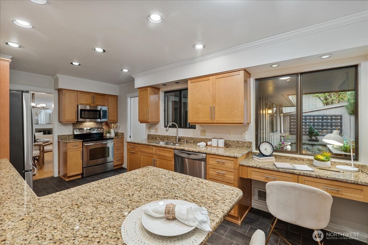 2508 175th Avenue Property Photo 8