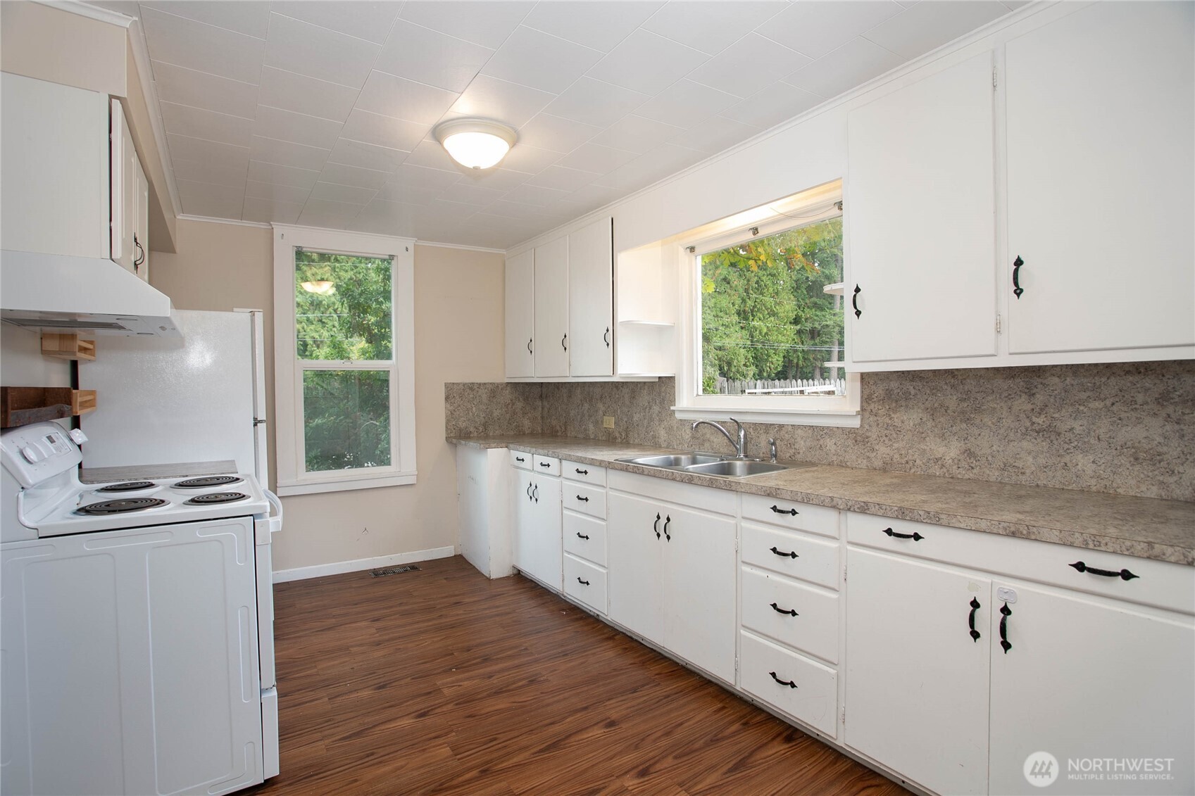 4540 Cable Street Property Photo 10