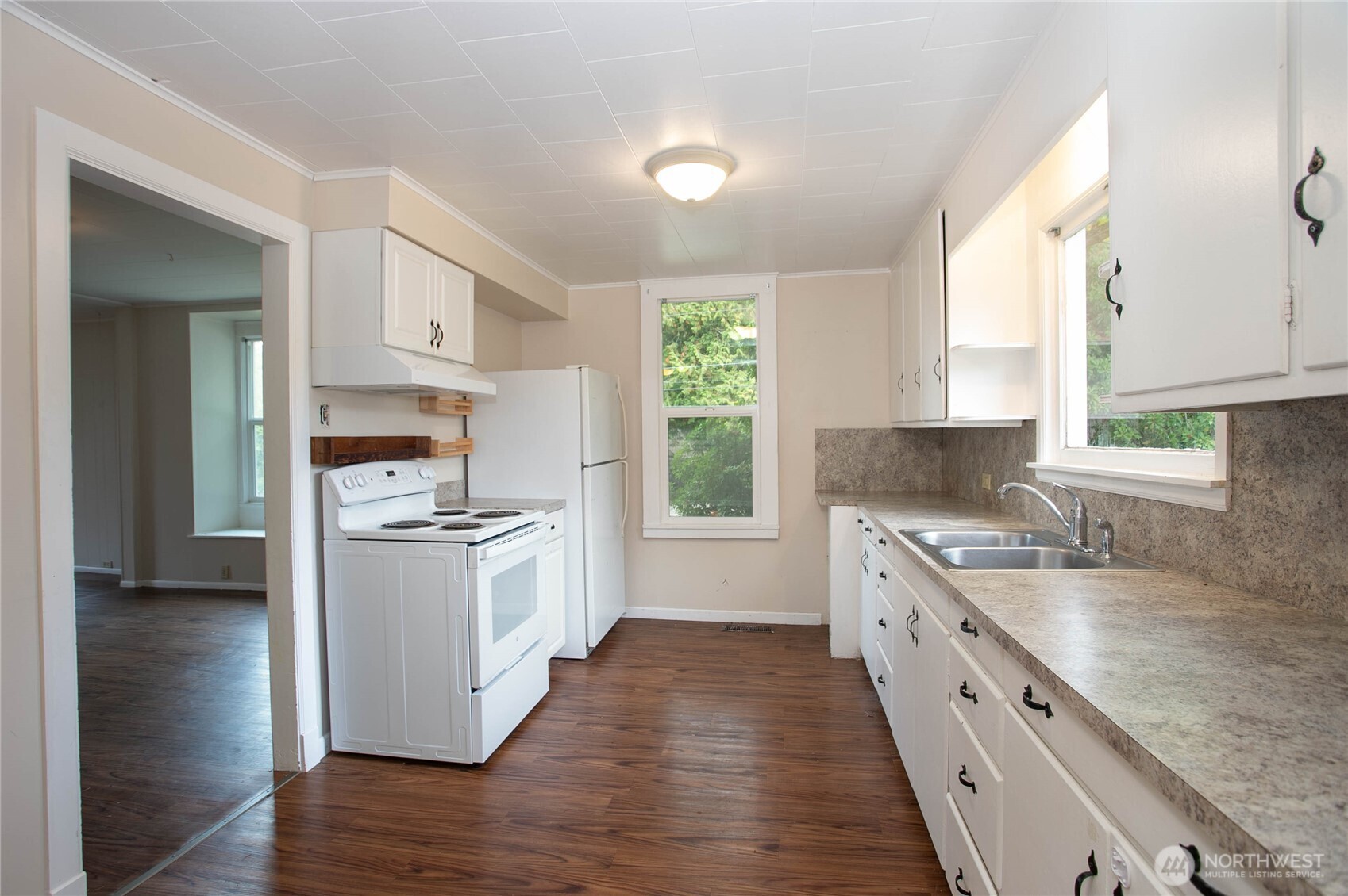 4540 Cable Street Property Photo 11