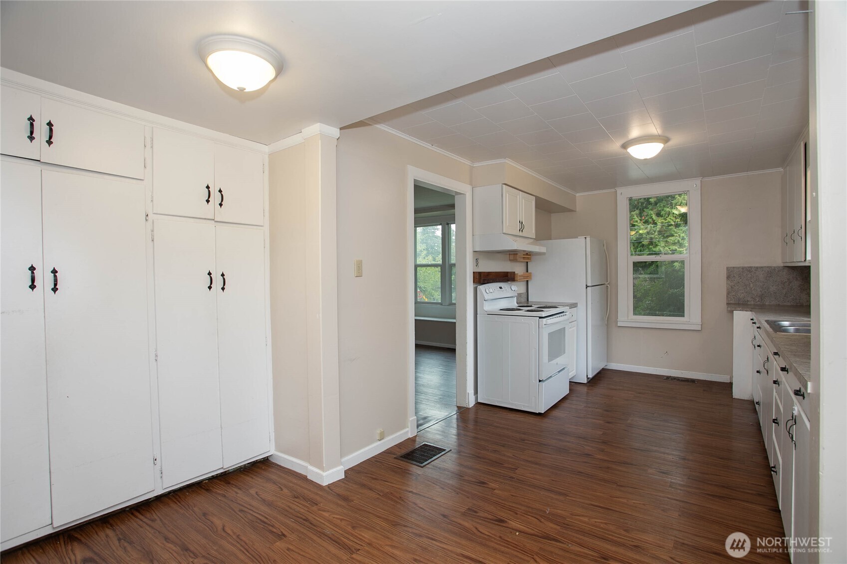 4540 Cable Street Property Photo 12