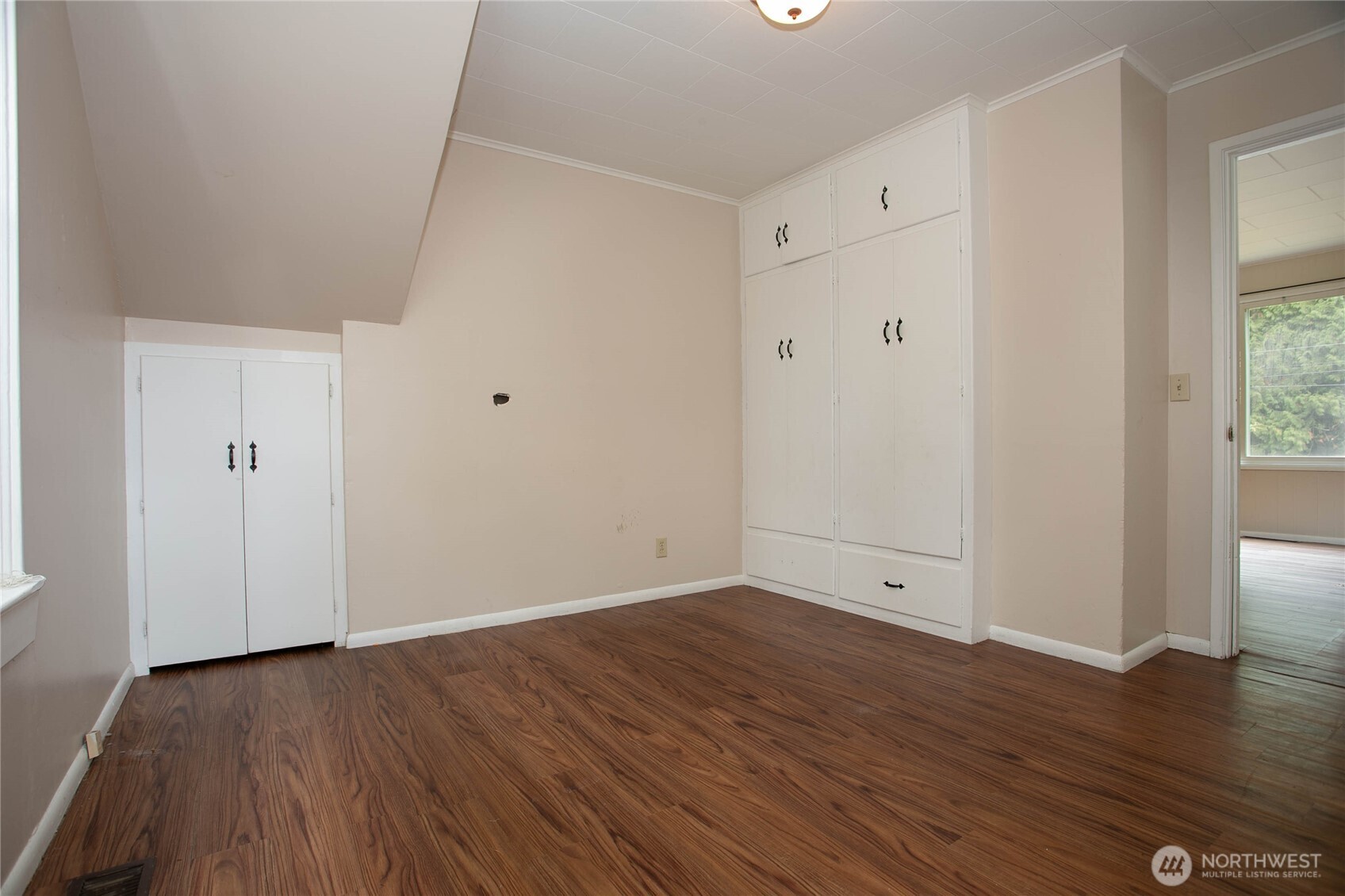4540 Cable Street Property Photo 16