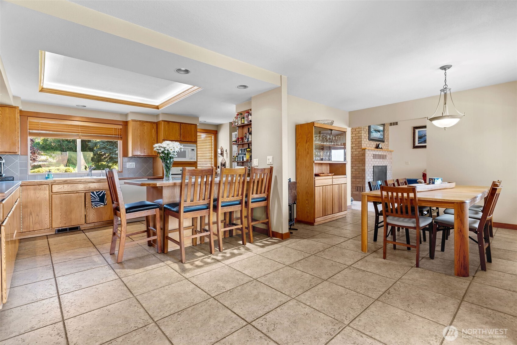 3820 Nw Cascade Avenue Property Photo 10