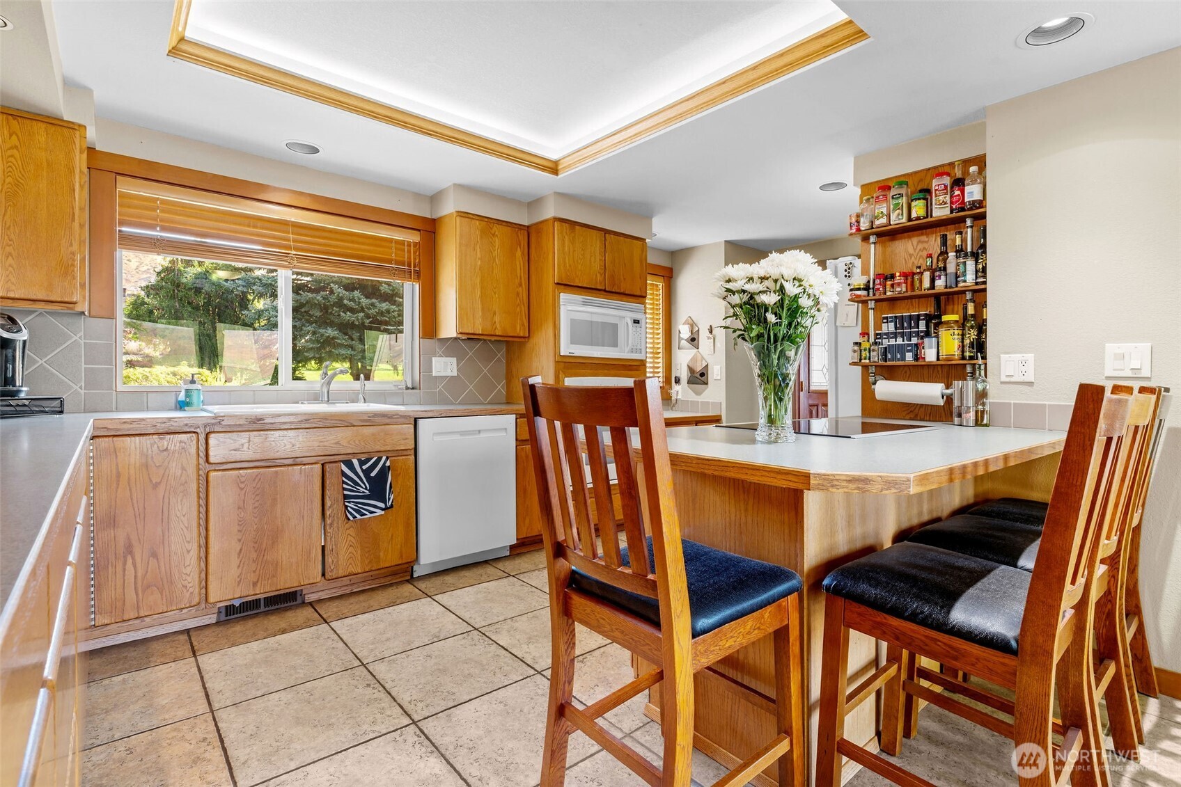 3820 Nw Cascade Avenue Property Photo 11