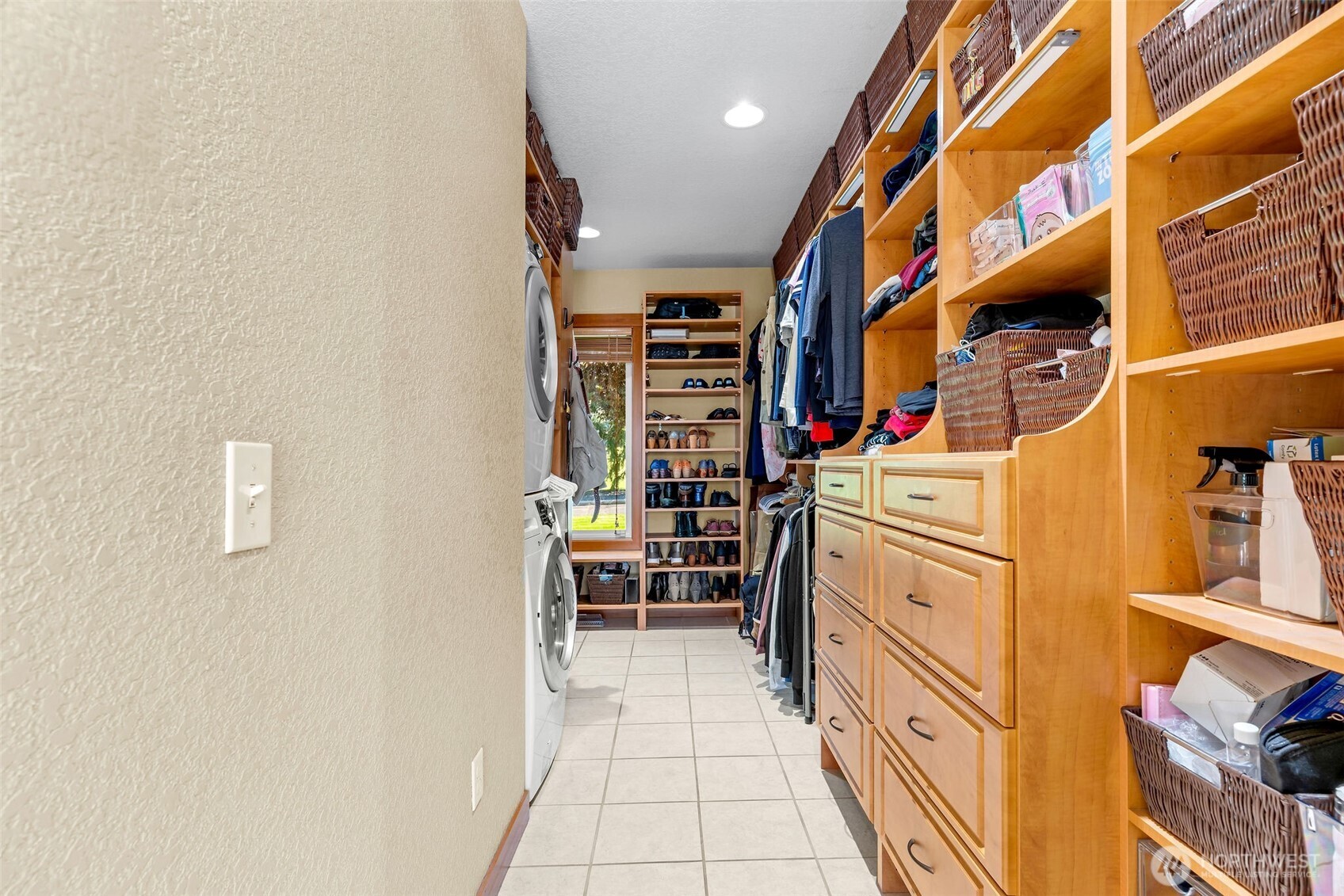 3820 Nw Cascade Avenue Property Photo 15