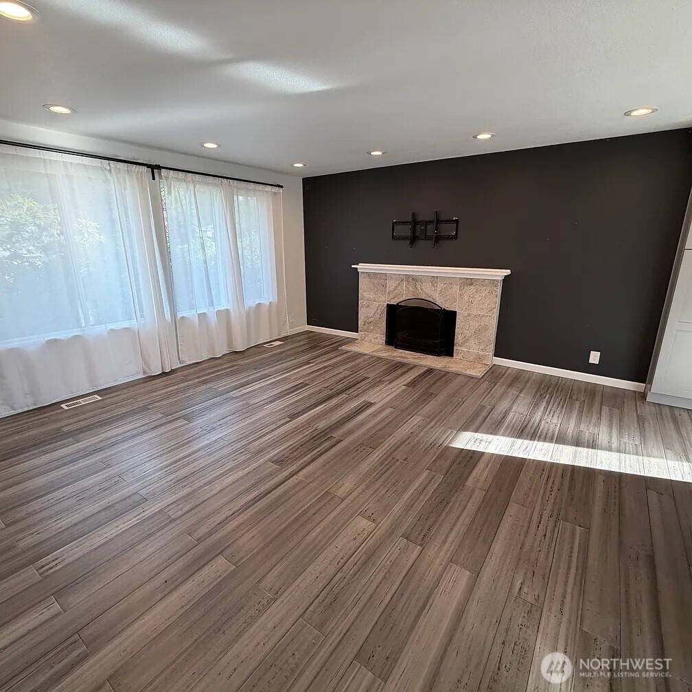 14003 125th Place Property Photo 4