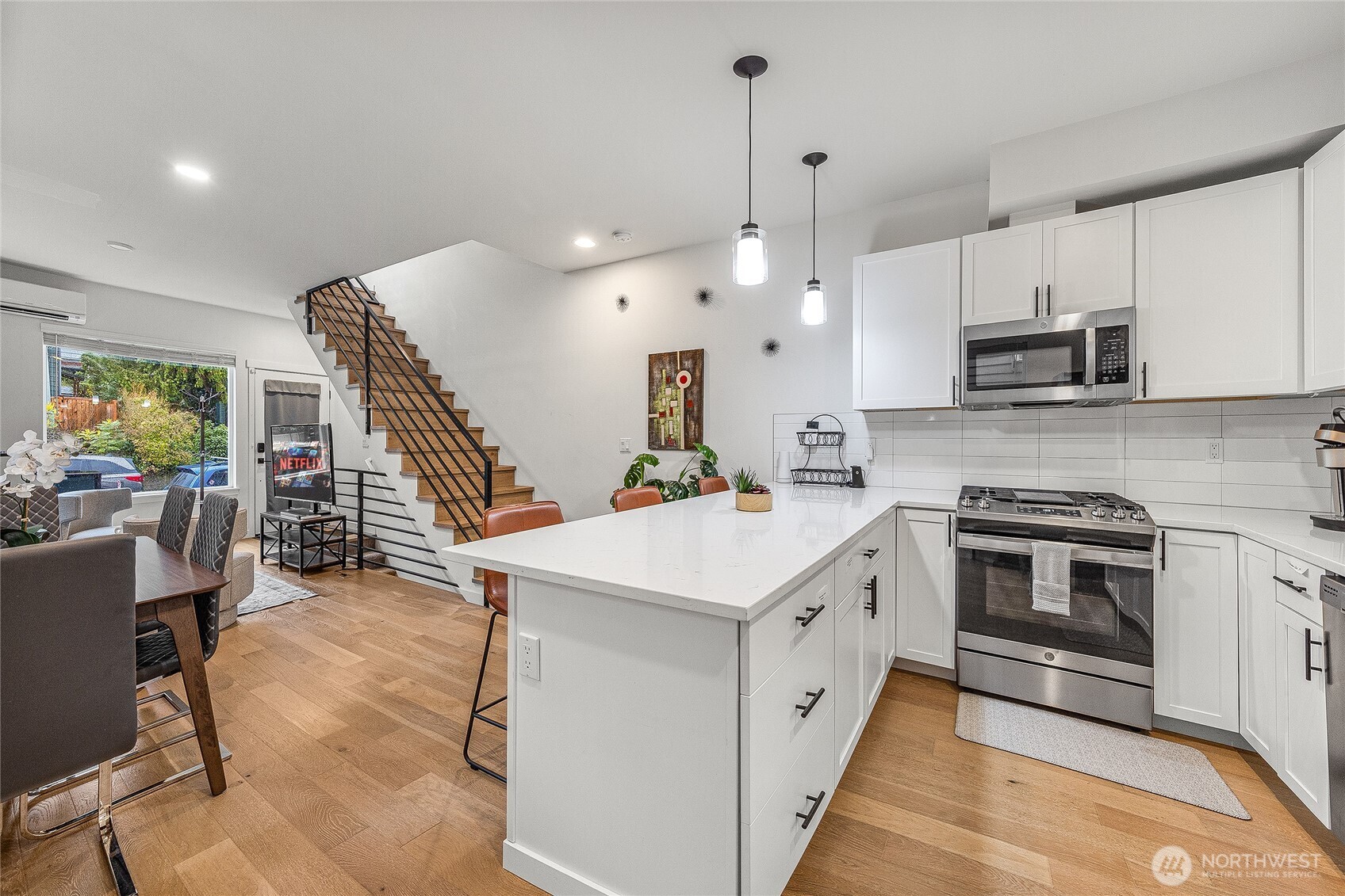 5240 Brooklyn Avenue A Property Photo 2