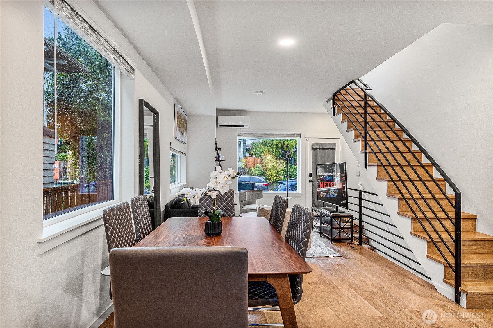 5240 Brooklyn Avenue A Property Photo 3