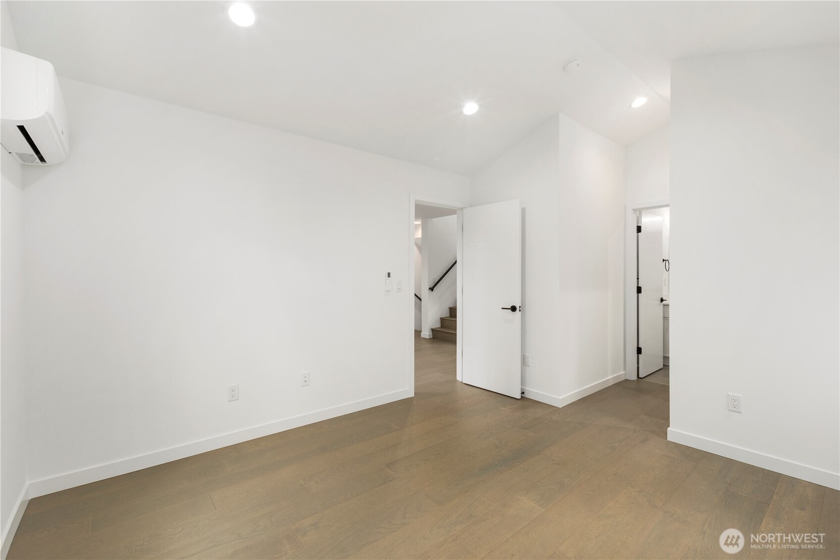 516 N 102nd Street Property Photo 11