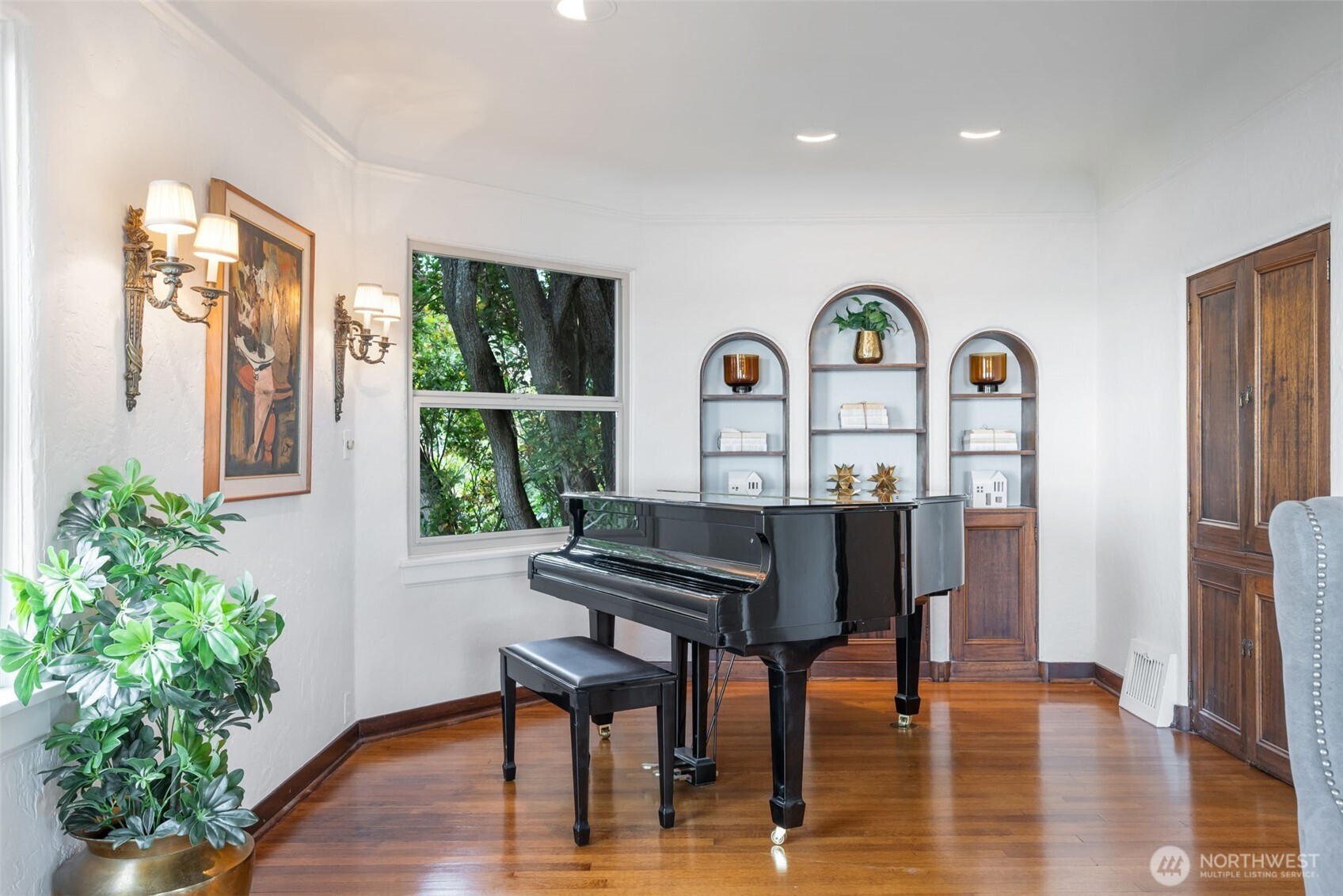 1107 7th Avenue Property Photo 6