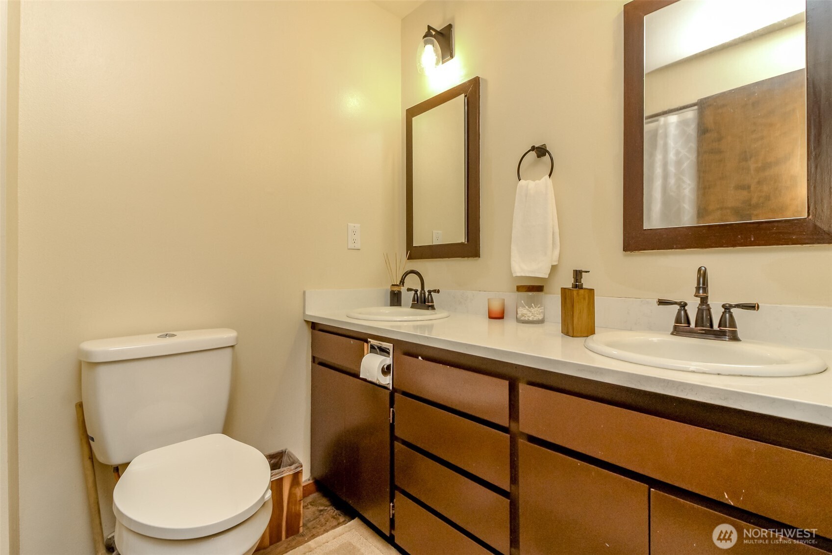 7227 S 128th Property Photo 22