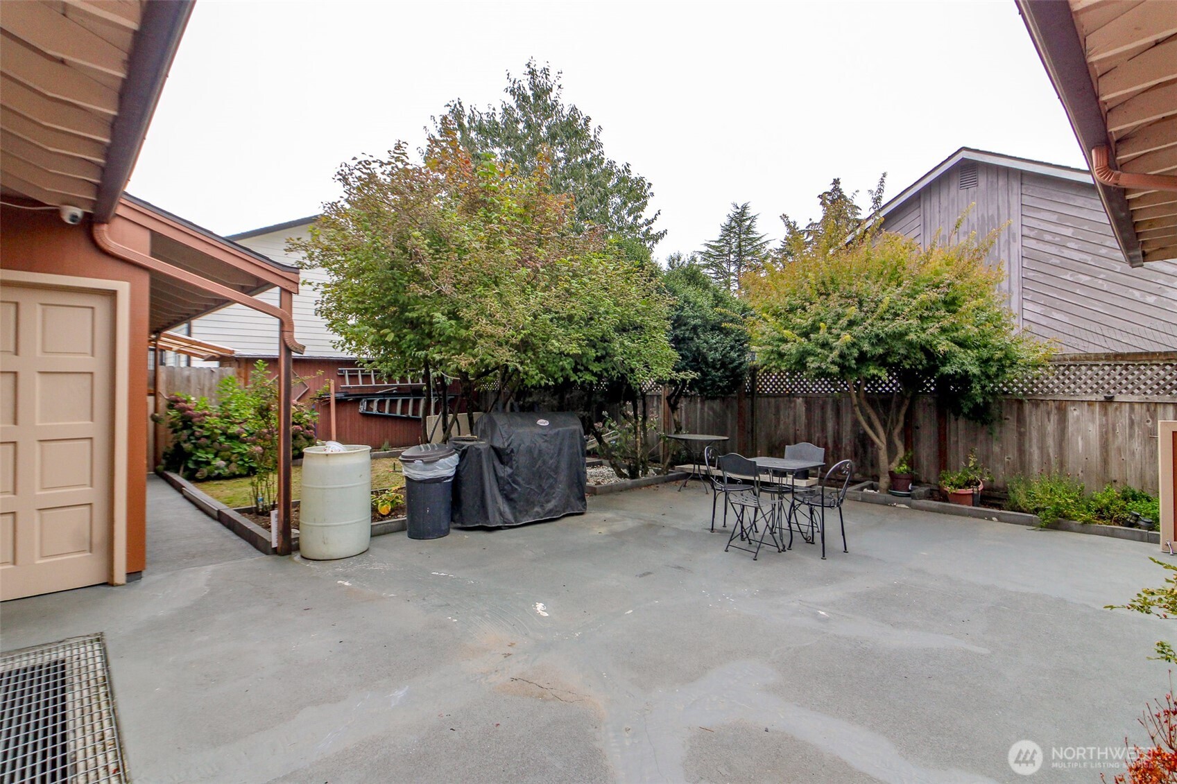 7227 S 128th Property Photo 37