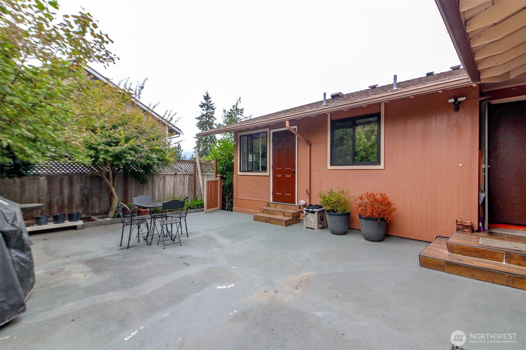 7227 S 128th Property Photo 38