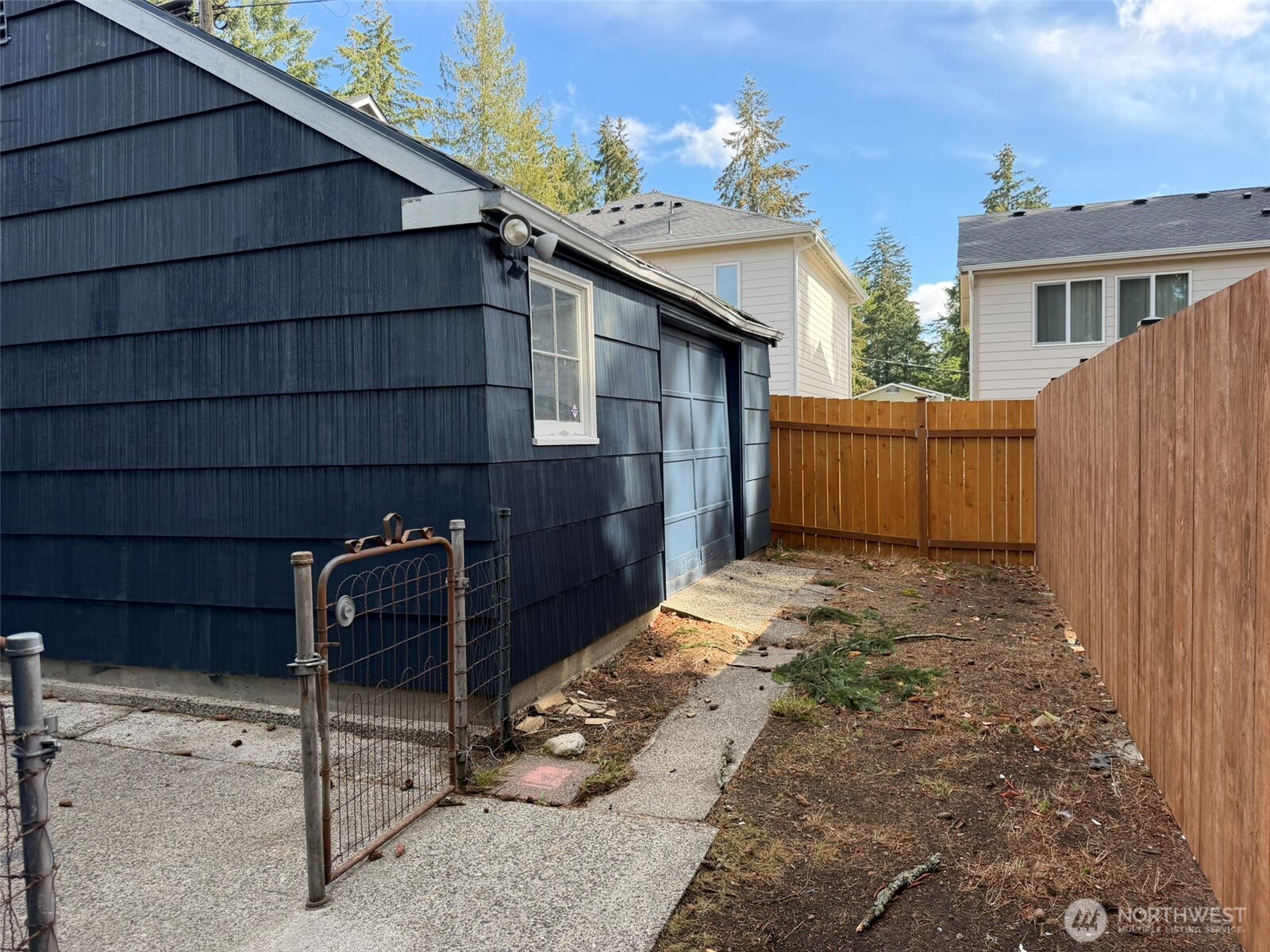 1721 S Mason Avenue Property Photo 5