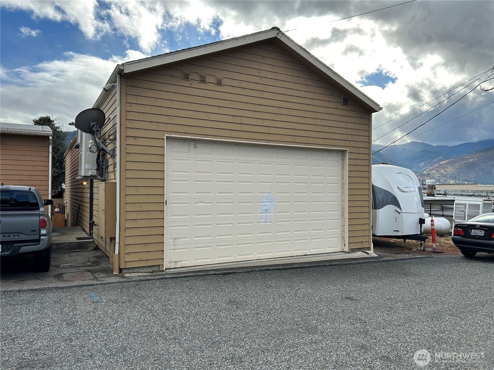 84 Wapato Way Property Photo 12