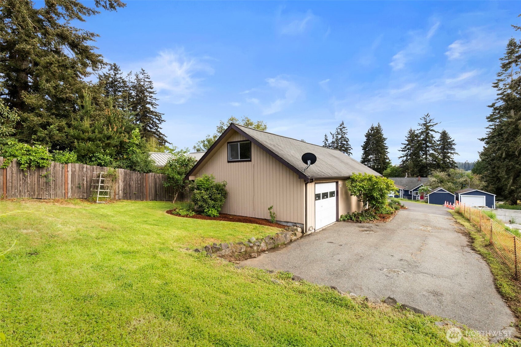 11040 Ne Maine Street Property Photo 2