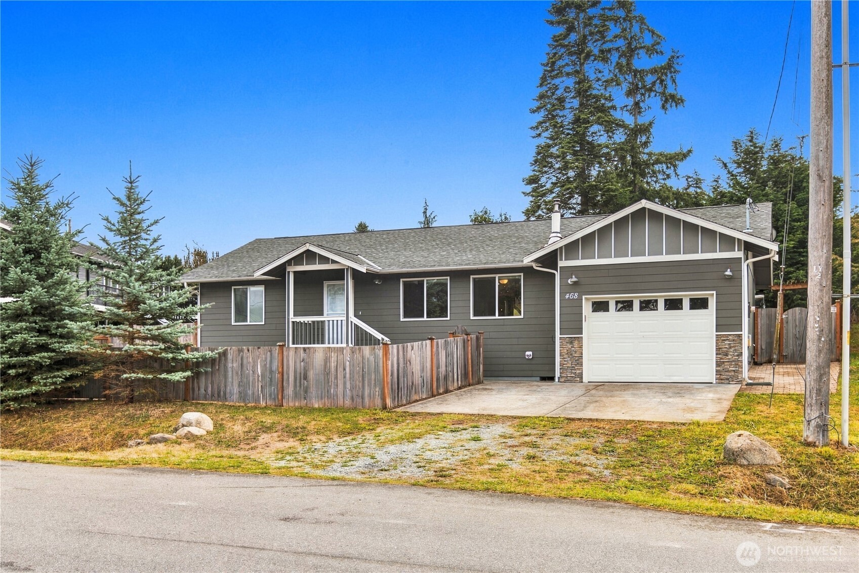 468 Harold Street Property Photo 2