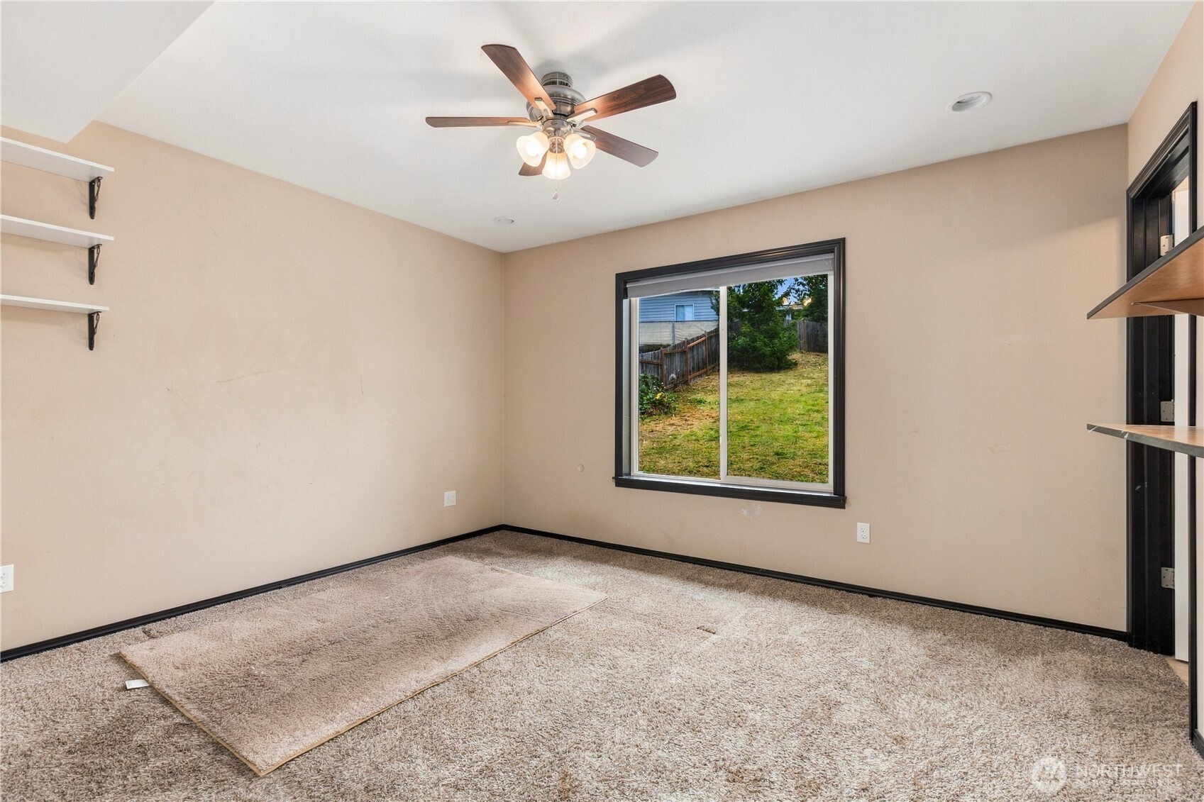 468 Harold Street Property Photo 9
