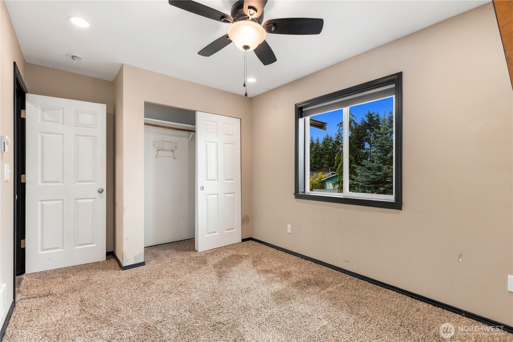 468 Harold Street Property Photo 12
