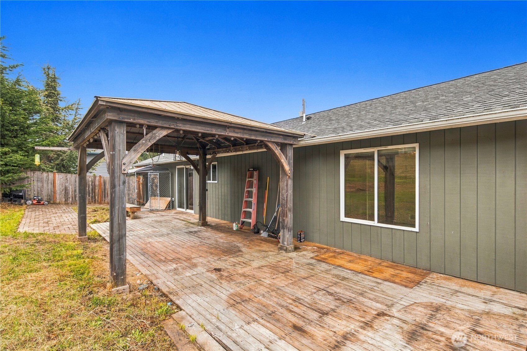 468 Harold Street Property Photo 16