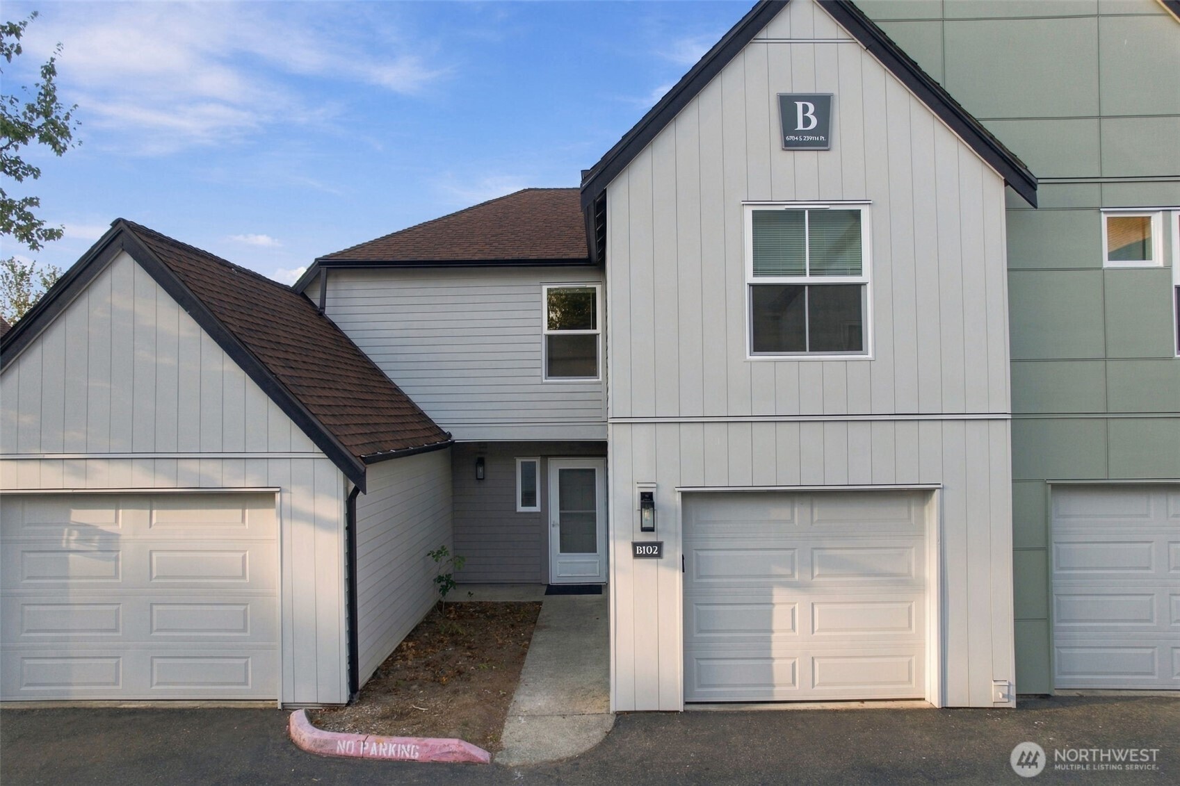 6704 S 239TH Place B102 Property Photo 1