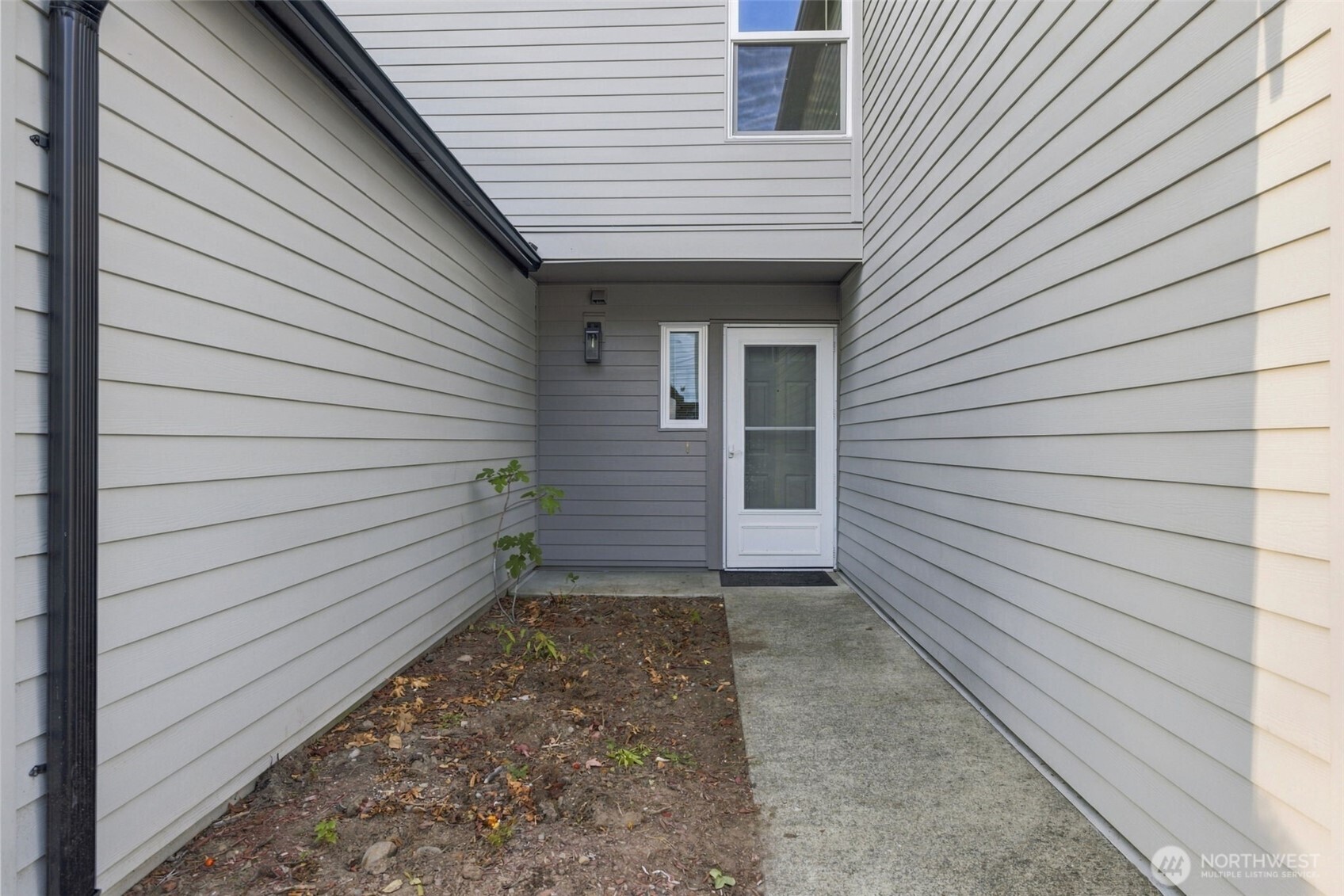 6704 S 239th Place B102 Property Photo 2
