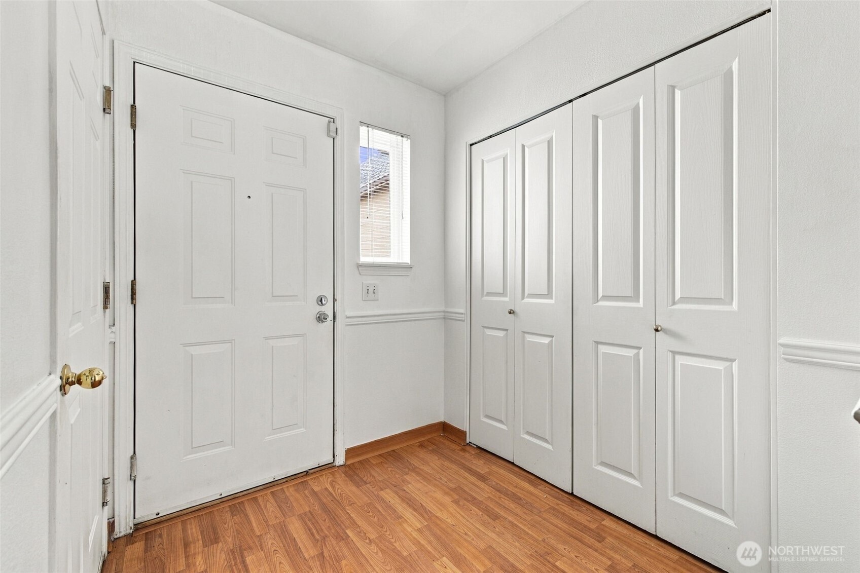 6704 S 239th Place B102 Property Photo 3