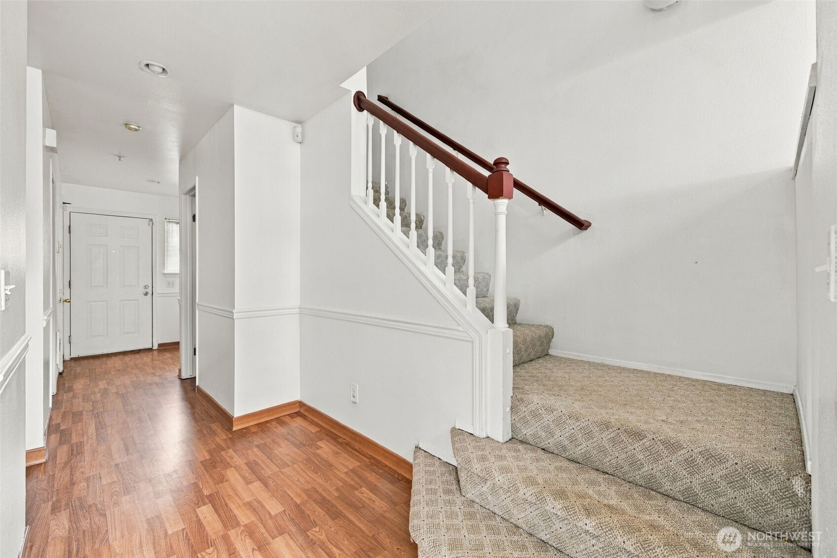 6704 S 239th Place B102 Property Photo 4