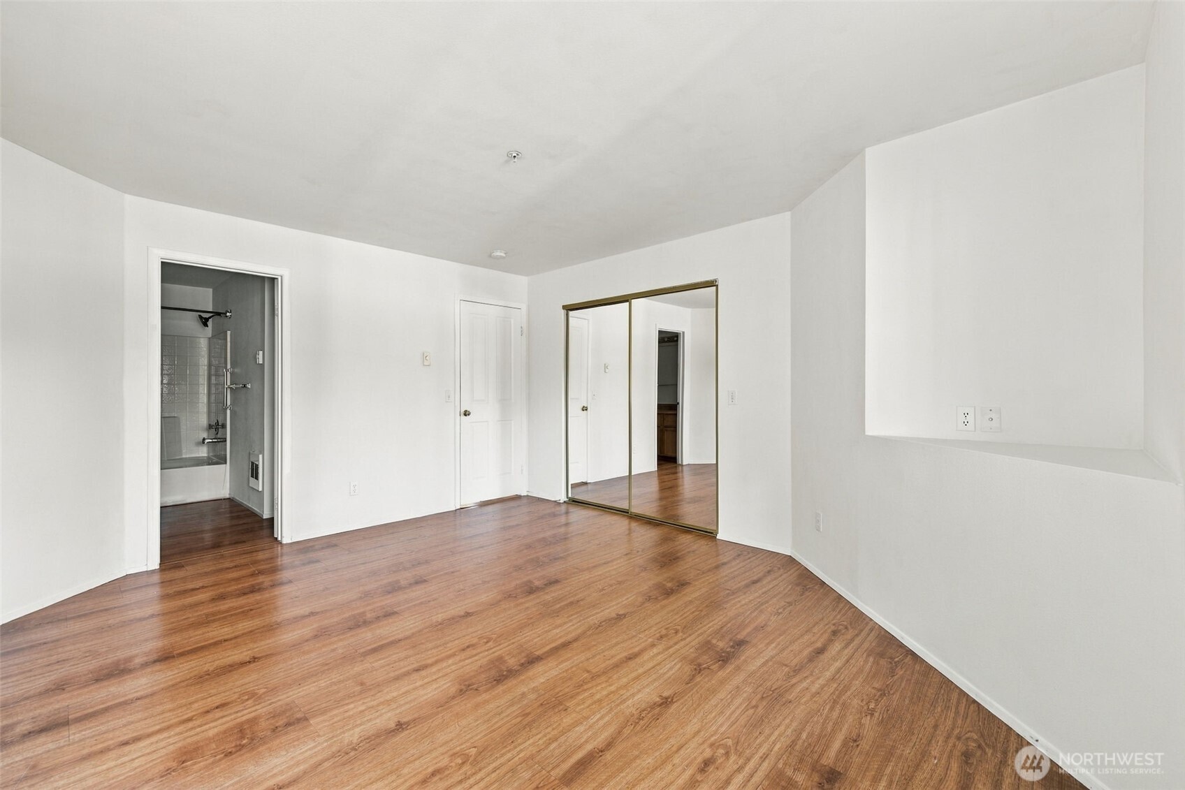 6704 S 239th Place B102 Property Photo 17