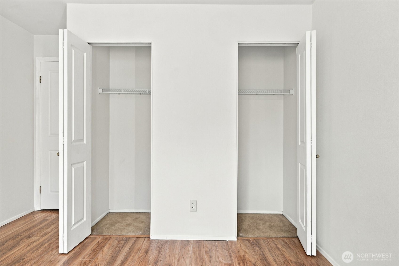 6704 S 239th Place B102 Property Photo 24