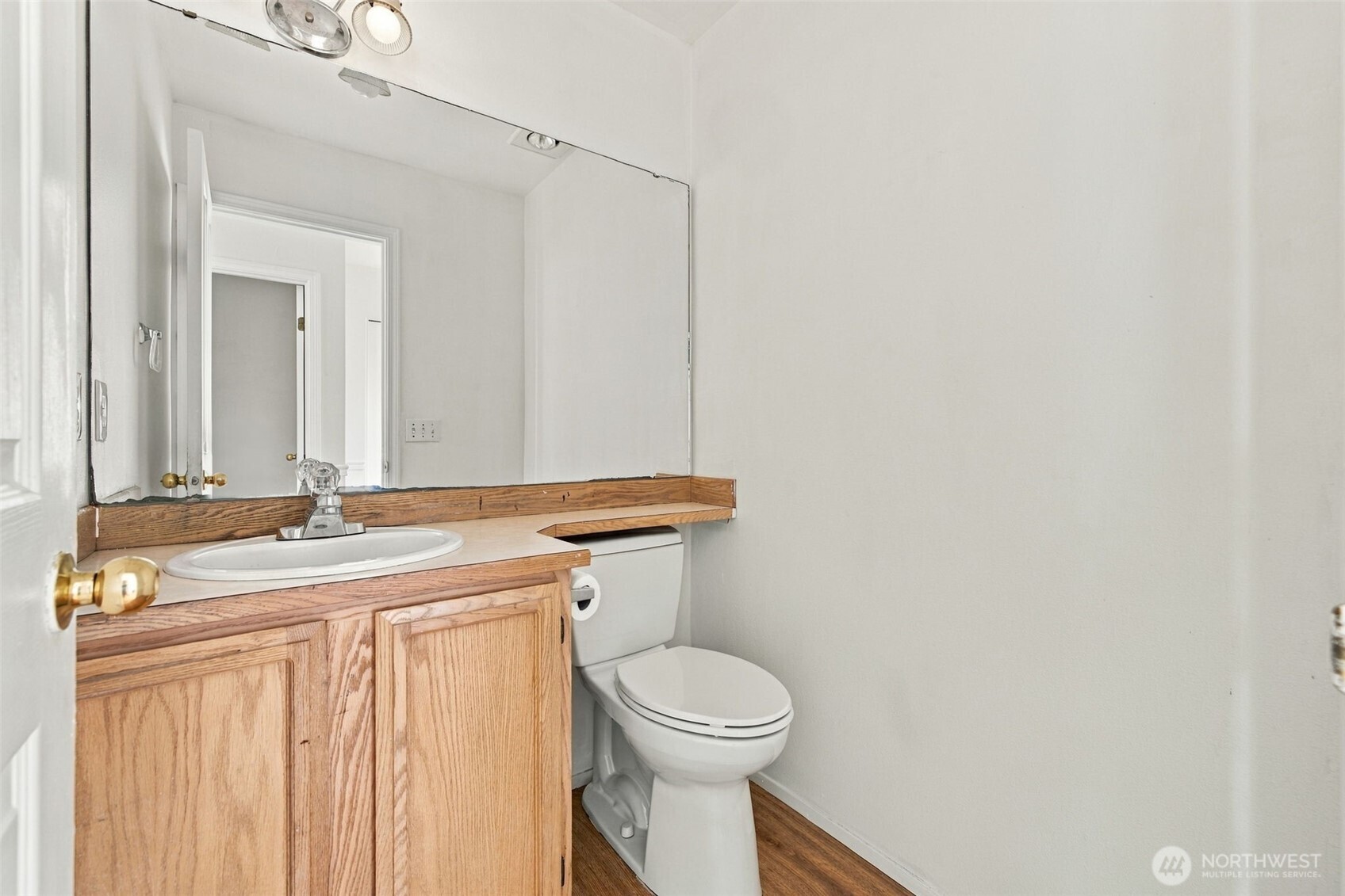 6704 S 239th Place B102 Property Photo 28