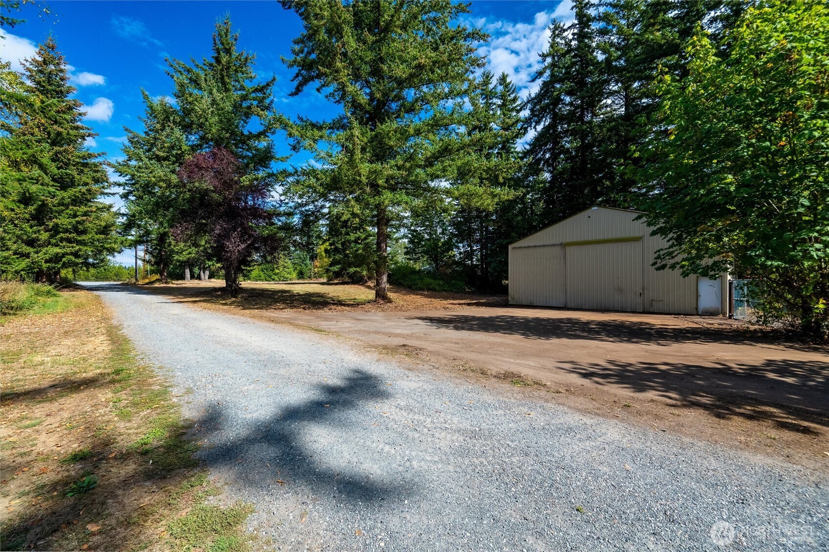 2033 E Pole Road Property Photo 1