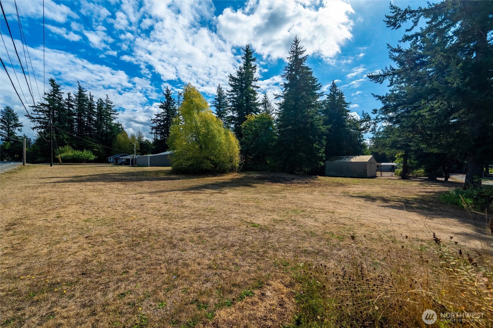 2033 E Pole Road Property Photo 3