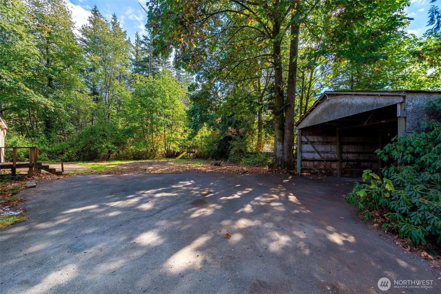 2033 E Pole Road Property Photo 6