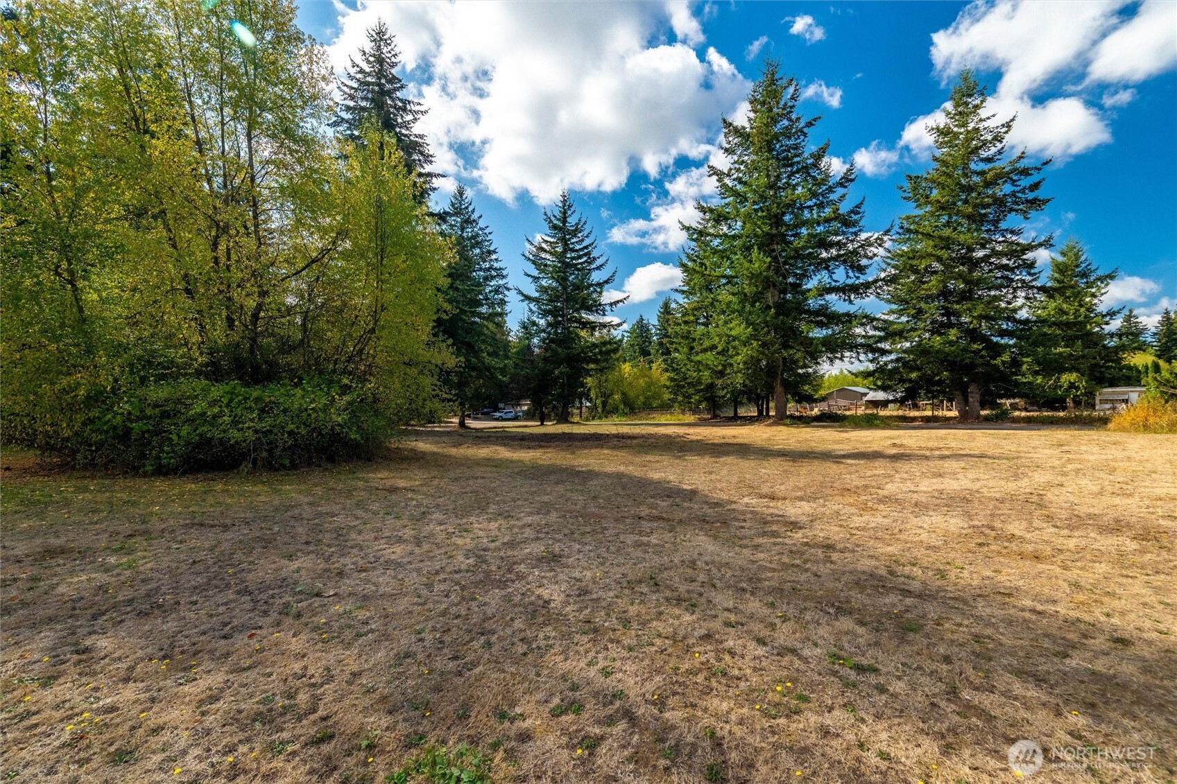 2033 E Pole Road Property Photo 7