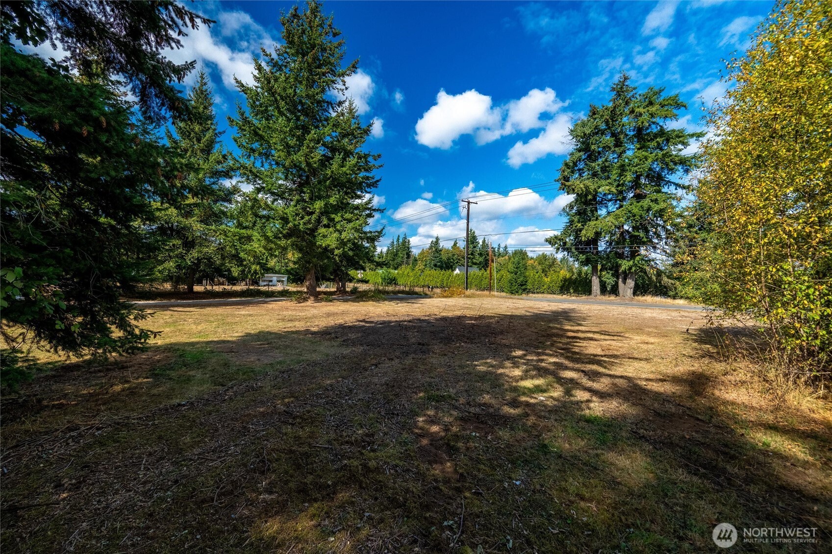 2033 E Pole Road Property Photo 8