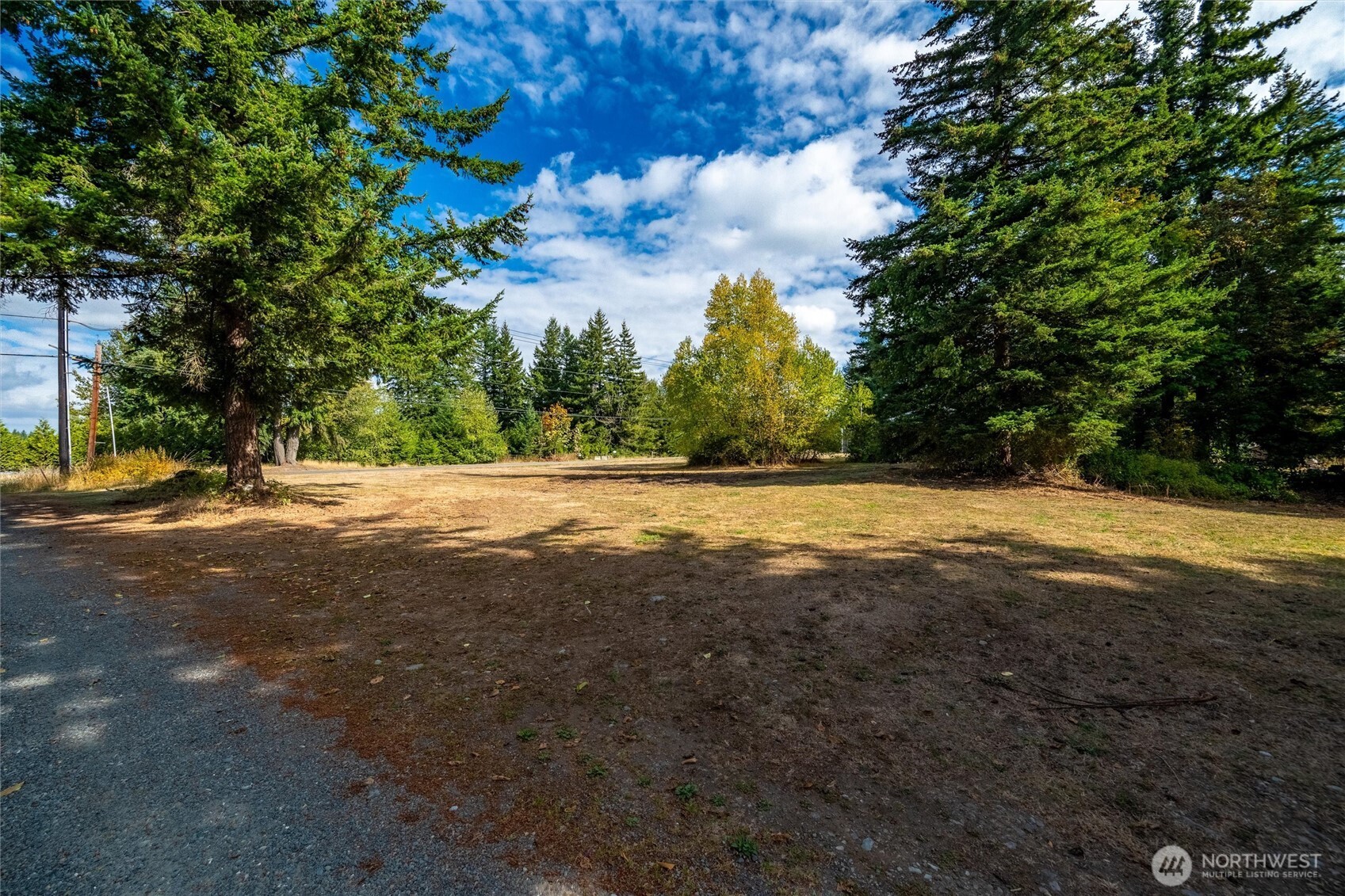 2033 E Pole Road Property Photo 9