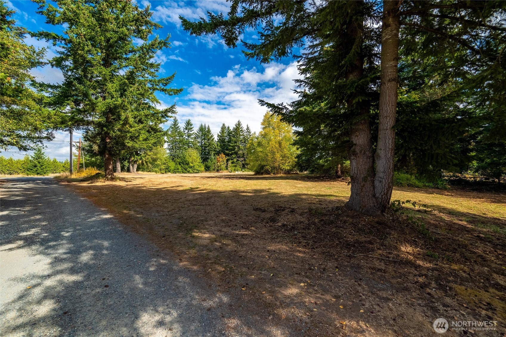 2033 E Pole Road Property Photo 10