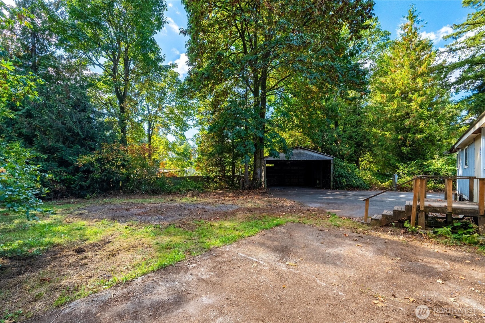 2033 E Pole Road Property Photo 15