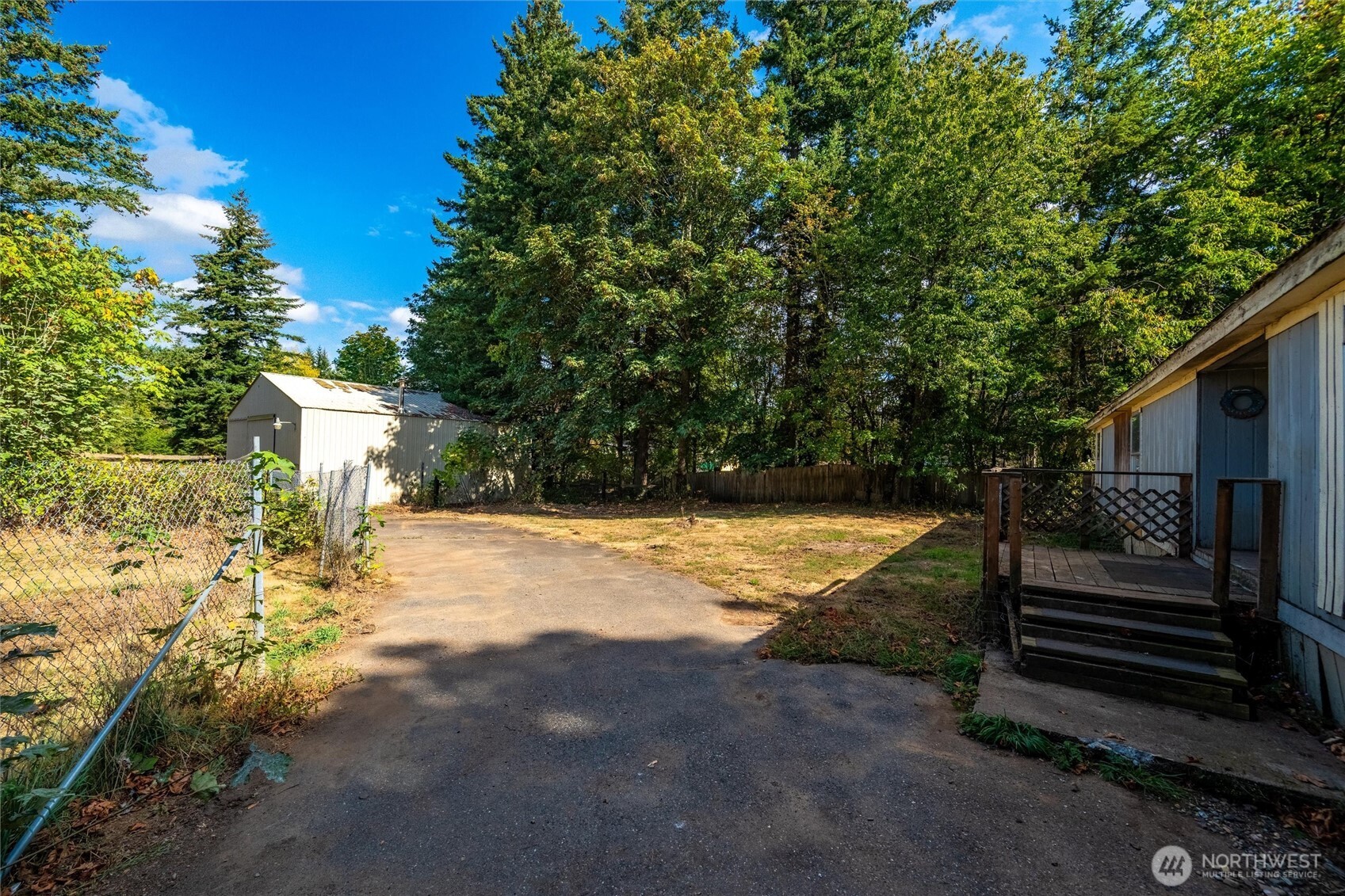2033 E Pole Road Property Photo 16