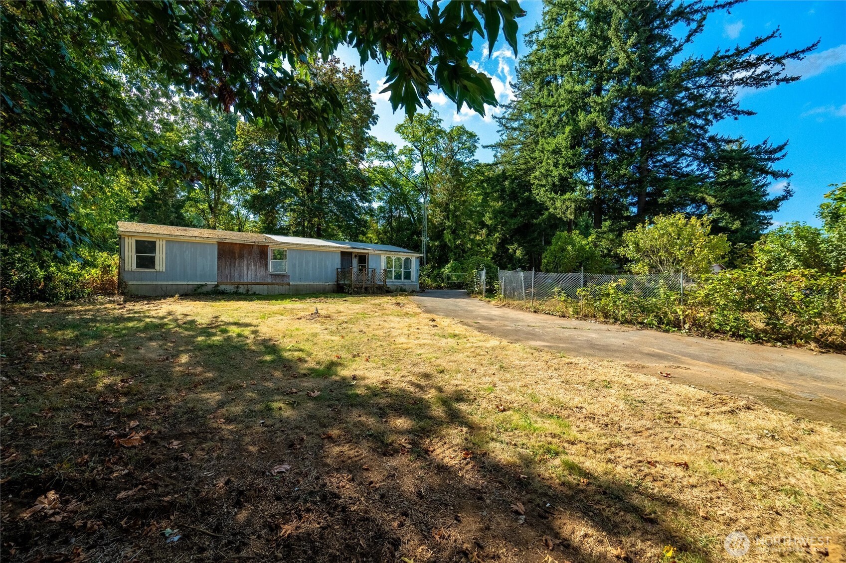 2033 E Pole Road Property Photo 17