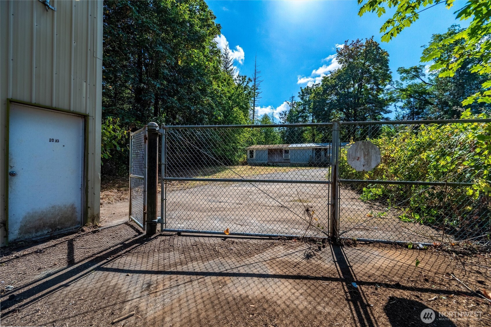 2033 E Pole Road Property Photo 18
