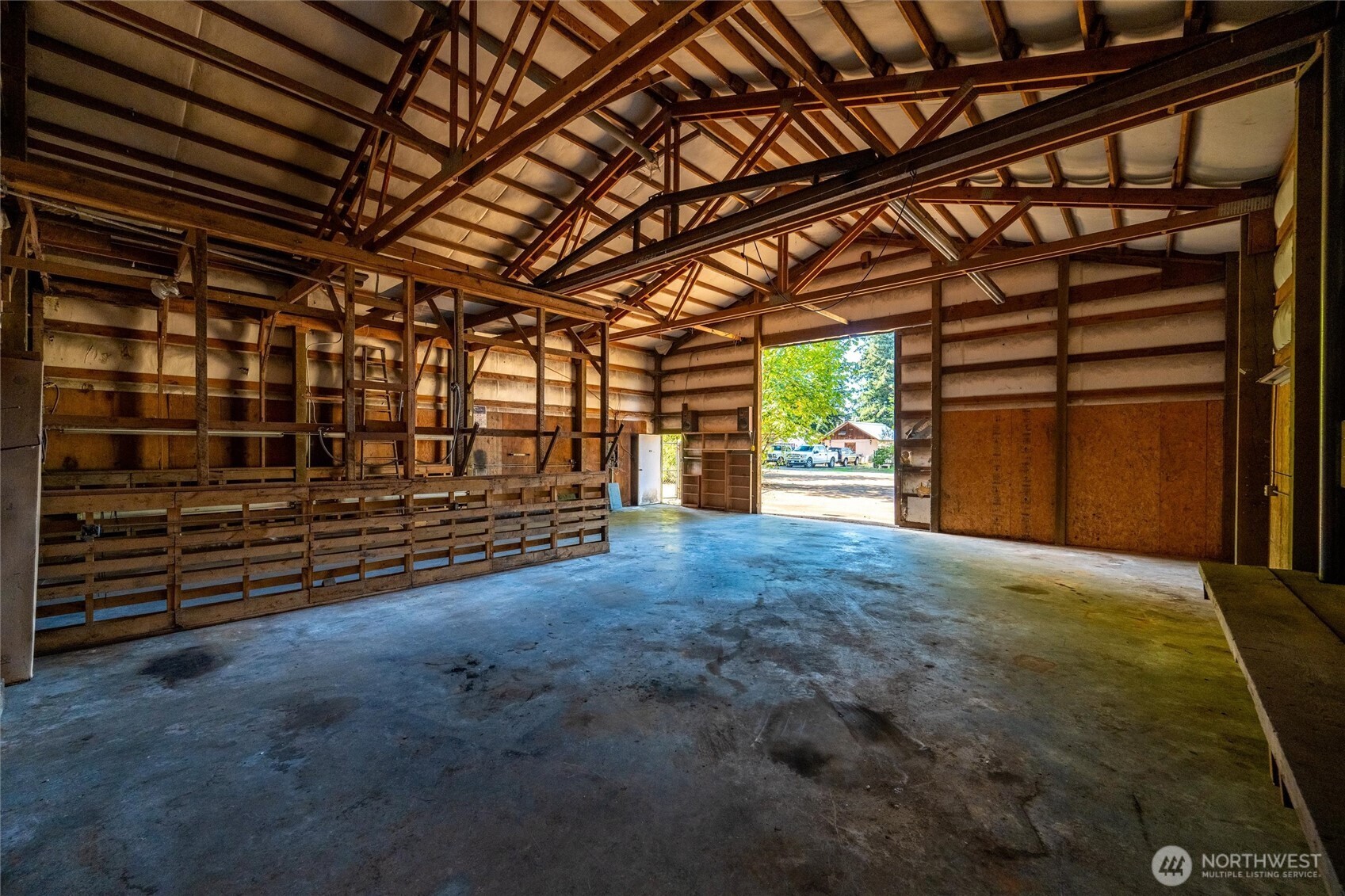 2033 E Pole Road Property Photo 23