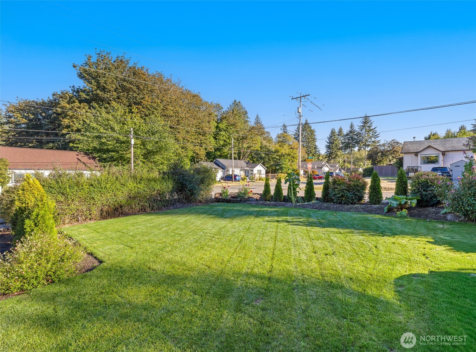 724 Hull Avenue Property Photo 3