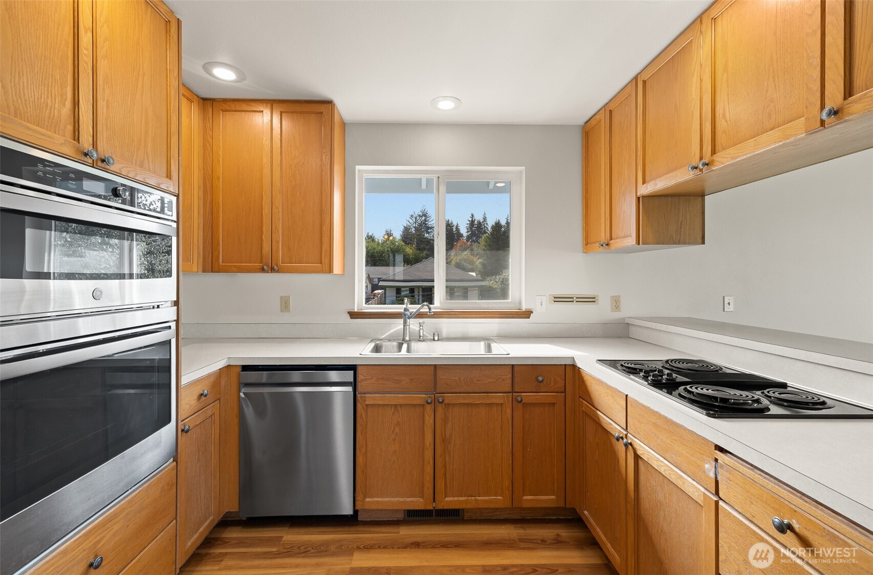 724 Hull Avenue Property Photo 28