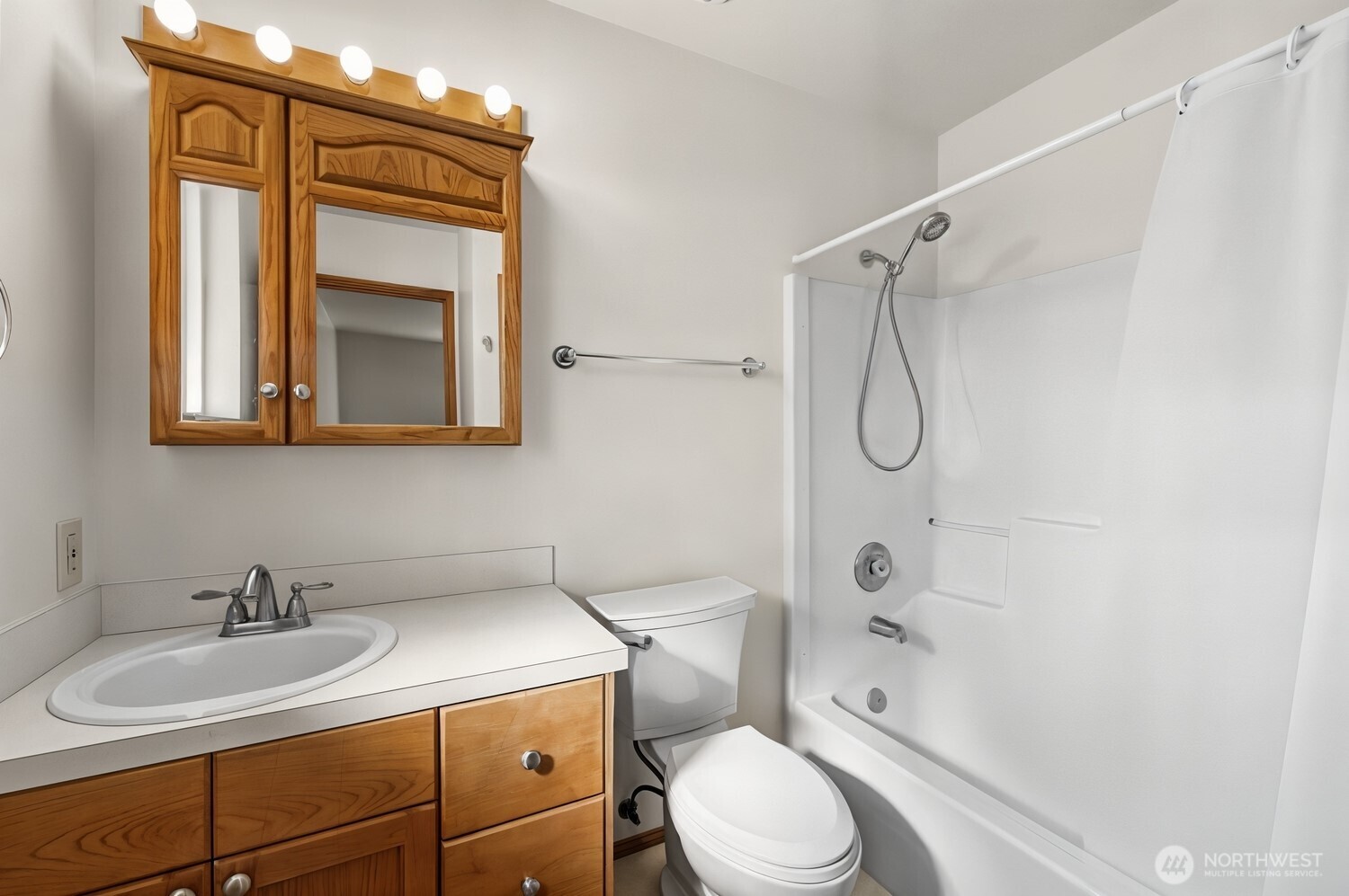 724 Hull Avenue Property Photo 33