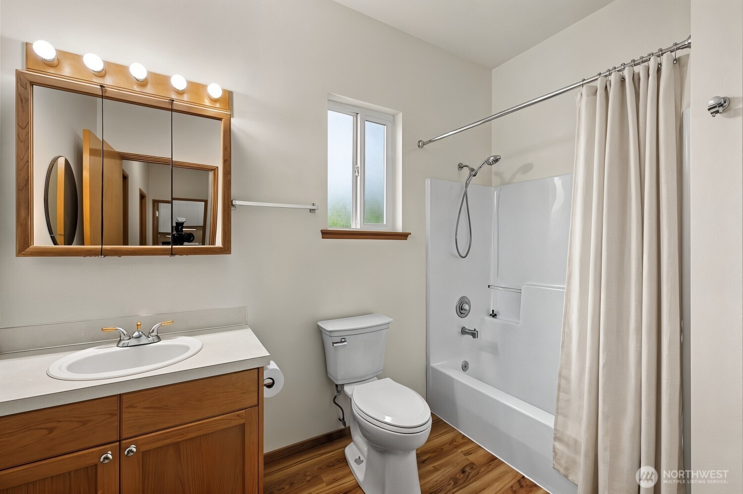 724 Hull Avenue Property Photo 38