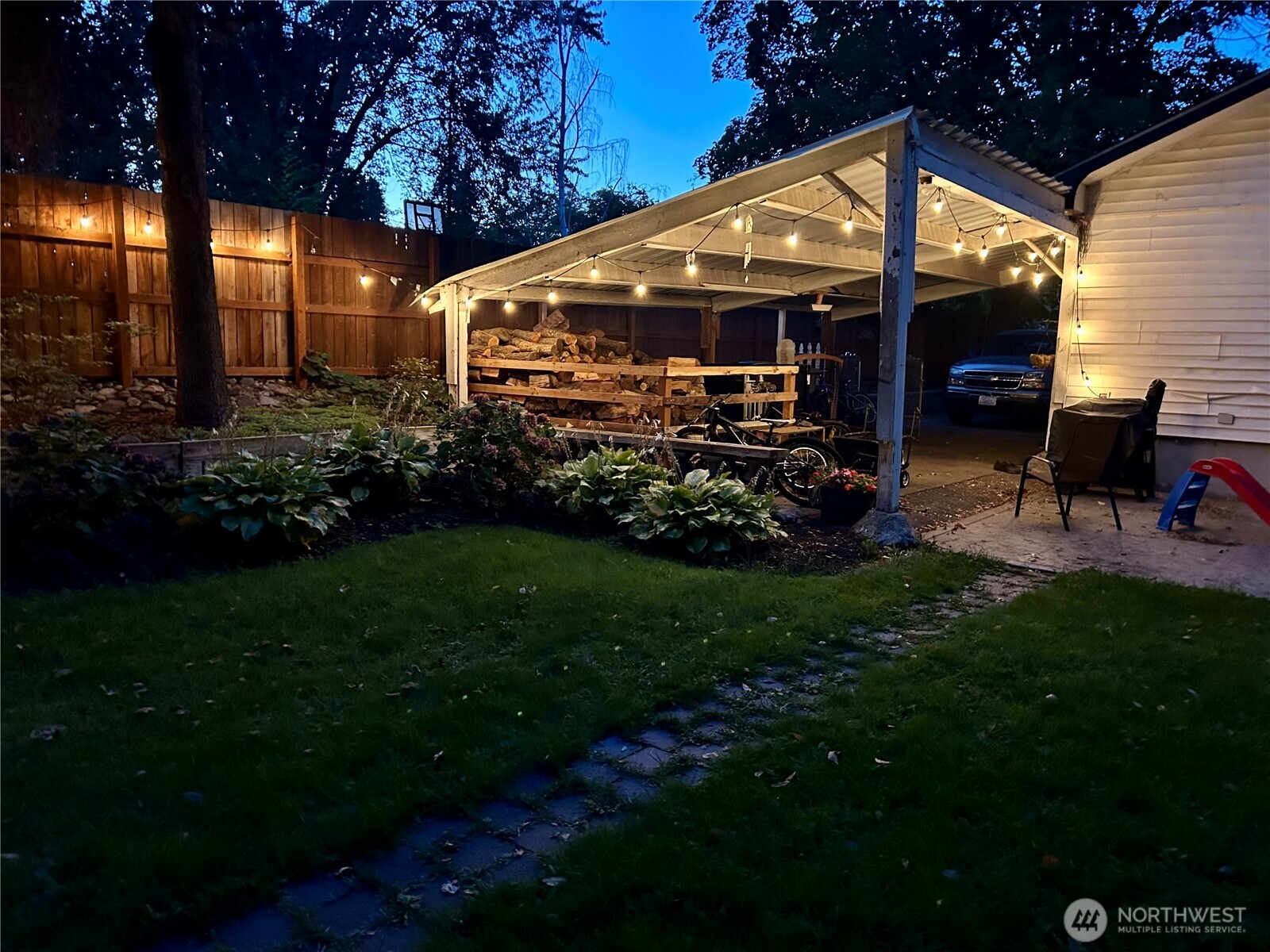 300 Pioneer Avenue Property Photo 4