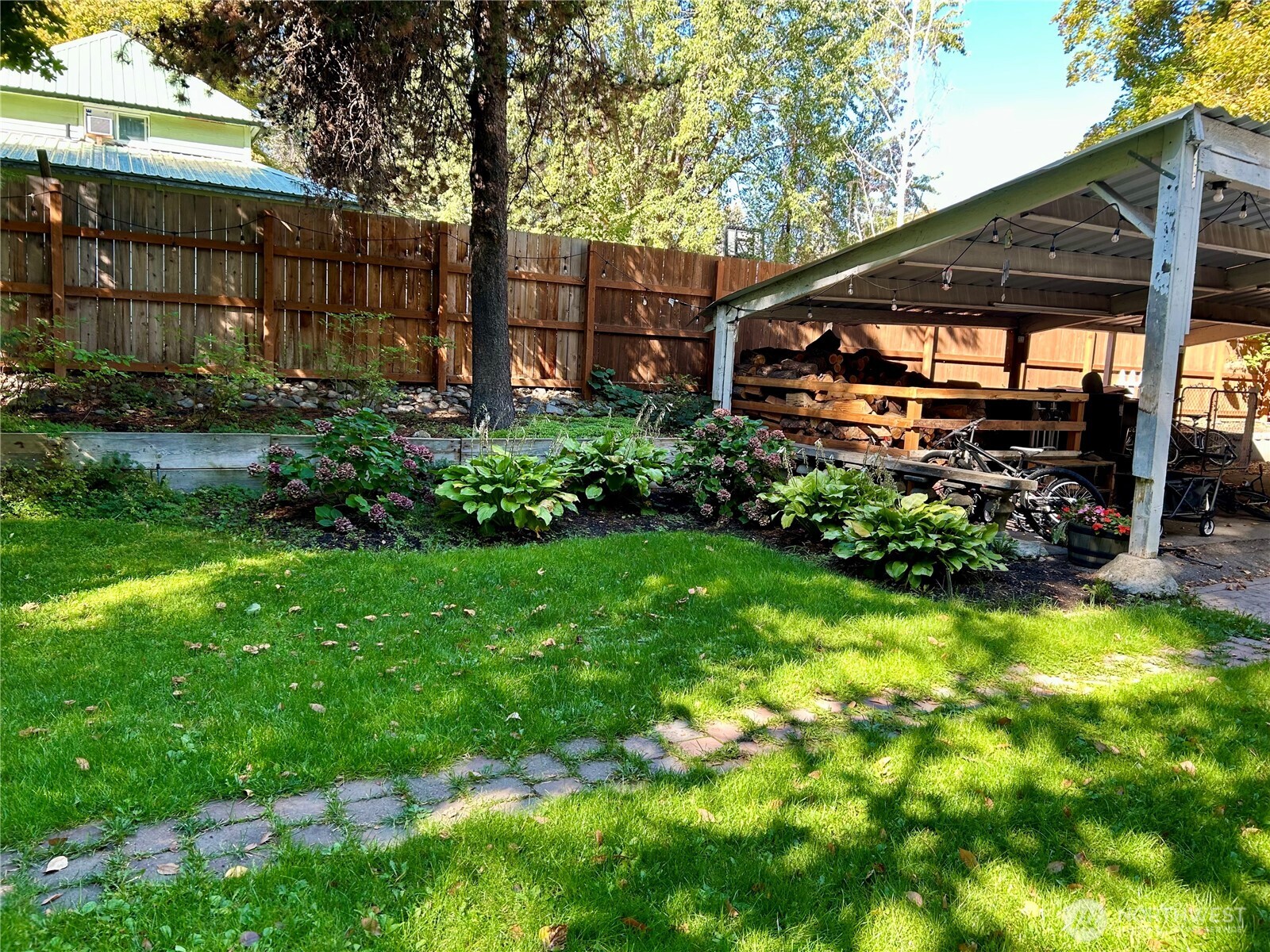 300 Pioneer Avenue Property Photo 27